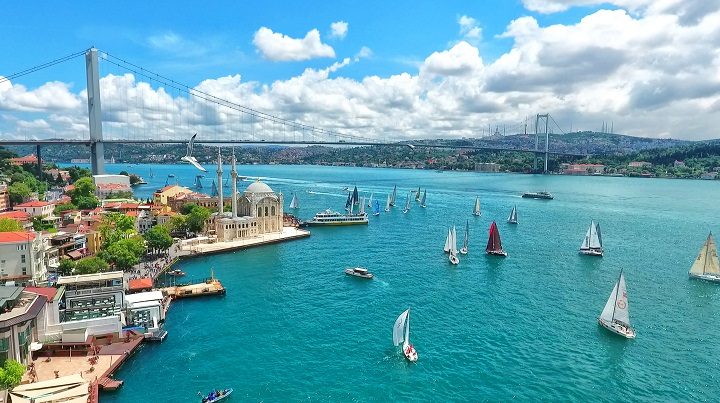 Istanbul_Istanbul-Bosphorus-Bridge-Turkey-720x403.jpg
